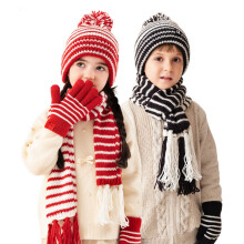 Kinderwinter gebreide set (4-delig) – muts met pompon, sjaal met franjes, gestreepte handschoenen en sokken | Warme en knuss