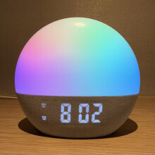 FM rádio, simulovaný východ a západ slnka, prirodzené budenie, biely šum, lampa na spanie, sedemfarebný LED budík s ambientný