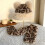 Set composto da cappello e sciarpa in peluche con stampa leopardata e orecchie con pon pon, caldo e spesso, ideale per l'inve 1