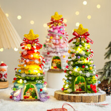 Kit com 3 Árvores de Natal DIY com Cordão de Luzes LED – Mini Árvore de Natal Artesanal em Chenille, Enfeite de Mesa Ilumina