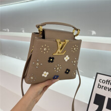 (Khaki) Light luxury flower-embellished diamond handbag