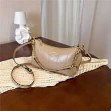 (Khaki) Sweet cool quilted baguette bag