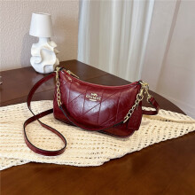 (Wine red) Sweet cool quilted baguette bag