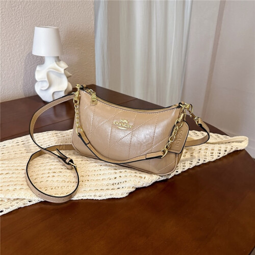 (Khaki) Sweet cool quilted baguette bag