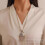 Collier pendentif en alliage plaqué or avec incrustation de diamants 3