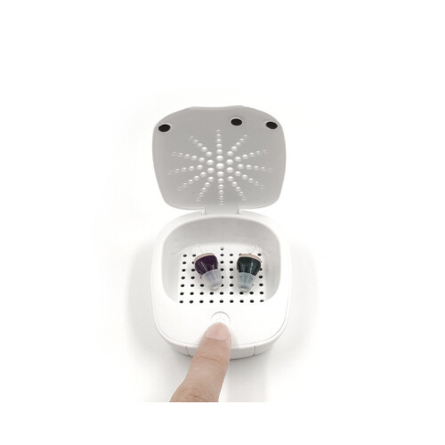 UV drying box for hearing aids with dehumidifier