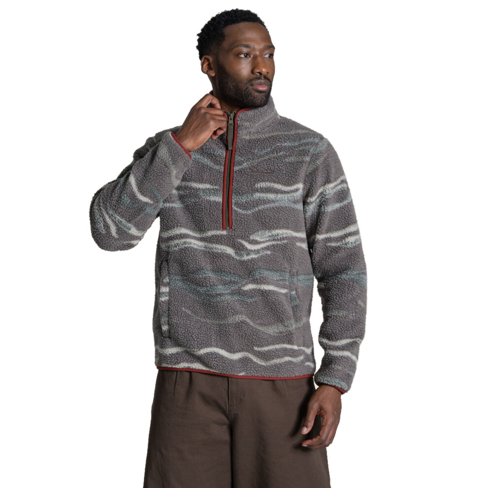 Craghoppers Men's National Trust Rawthey Half Zip Fleece: : Si Lagano Green Small - Outdoor Action - Image 3