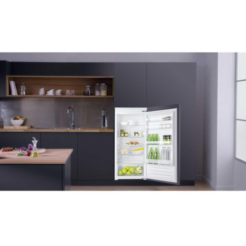 Hotpoint 209 Litre Integrated Larder Fridge 2