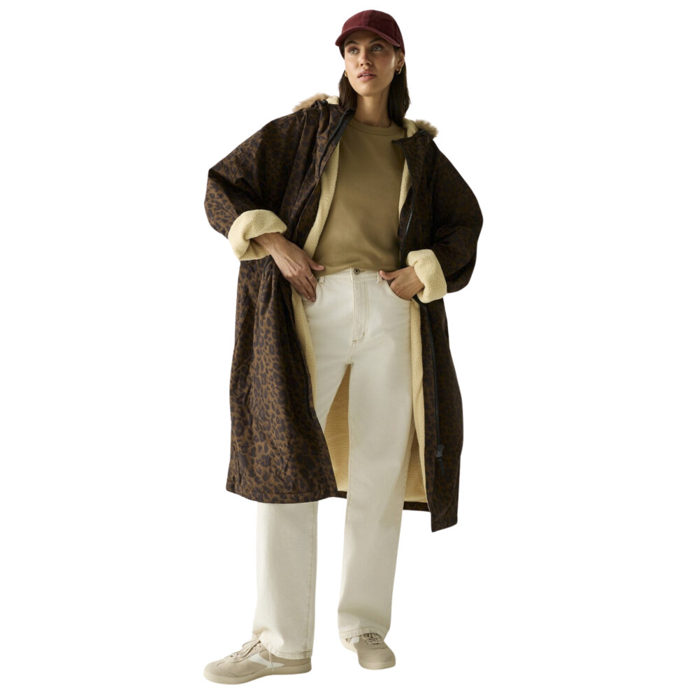 Regatta Adult's Pro Changing Robe - Brown Medium - Image 7