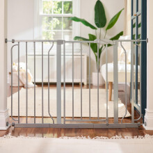 Regalo Safety Extra Wide Baby Gate, 73.6-122cm, Doorways & Bottom of Stairs