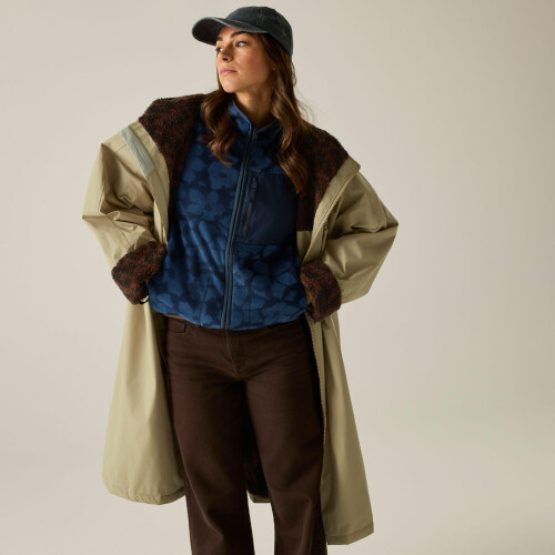 Regatta Regatta Adult Waterproof Changing Robe 2
