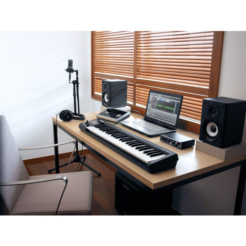 Roland A-49 Midi Keyboard Controller, 49 Full-Size Keys - Black 1