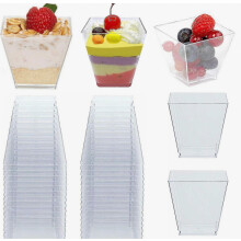 50 vasos desechables de plástico transparente de 60 ml para chupitos, postres y artículos para fiestas en casa.