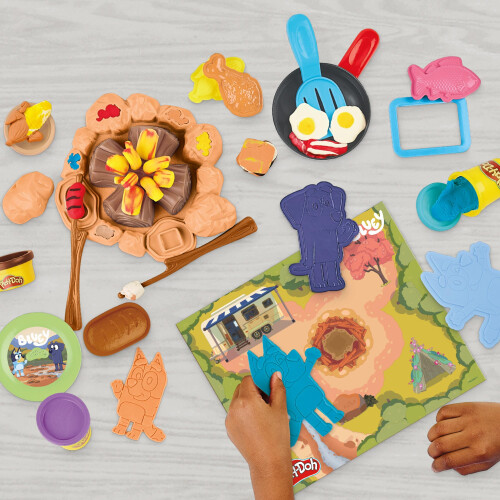 Play-Doh Play-Doh Bluey Goes Camping Playset with Campfire Themed Tools 2