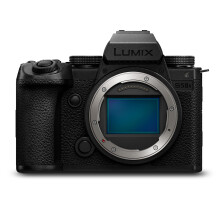 Panasonic LUMIX S5IIX Full Frame Mirrorless Camera, 6K/4K 10-bit Unlimited Recording, Phase Hybrid AF, Apple ProRes RAW & BRAW via HDMI, USB-SSD Reco