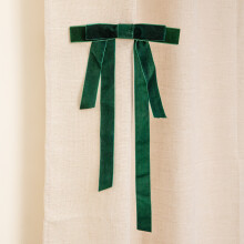 Set of 8 Velvet Christmas Decorative Clip on Long Tail Bows in Emerald Green