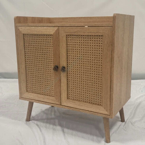 Aparador buffet de ratán con estante ajustable