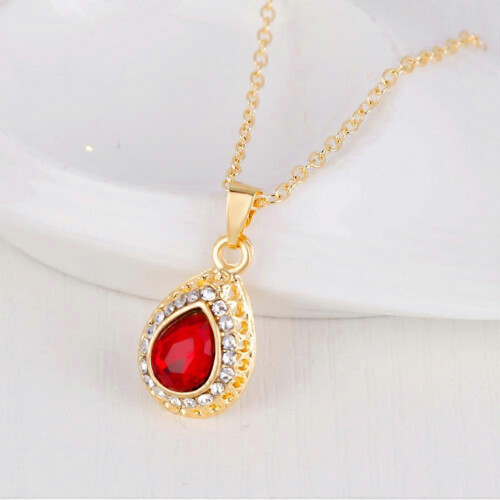 Conjunto de joyas: collar con forma de corazón, pendientes de moda y pulsera creativa roja. 2