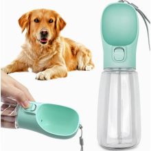 Trinkflasche für Haustiere mit auslaufsicherem Trinknapf und Futterfach, tragbar für Hunde und Katzen, 550 ml, Grün