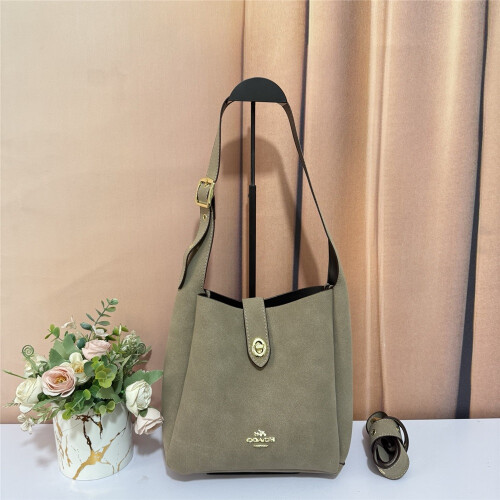 (Light khaki) Simple large capacity frosted shoulder bag