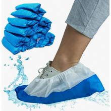 Confezione da 50 copriscarpe monouso, impermeabili e antiscivolo in CPE e PP per cantieri edili, 17 x 40 cm