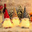 Conjunto de decoración navideña de 3 gnomos navideños con luces LED. 2