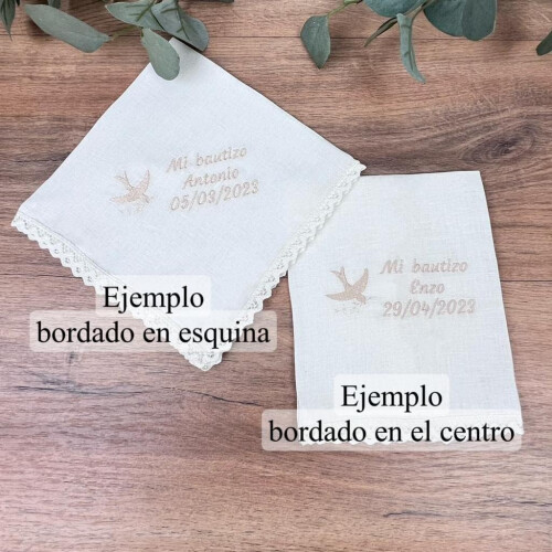 Lenço de Batismo Bordado Personalizado, Linho e Algodão, com Renda e Pomba Bordada 1