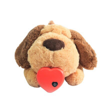 Pluche knuffel met hartslagmotief tegen angst bij huisdieren, geschikt als slaapknuffel.