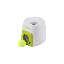 Interactief automatisch hondenspeeltje met tennisbal en snoepjes om mee te apporteren.