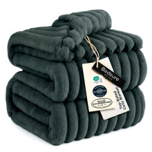 Bedsure Soft King Size Blankets for Bed Christmas Green 108"x90"