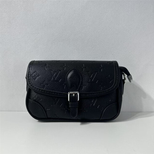 (Black) Fresh Macaron Color Presbyopic Saddle Bag Retro Flip Design