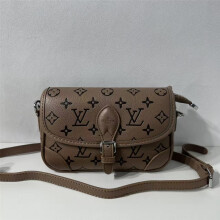 (Brown) Fresh Macaron Color Presbyopic Saddle Bag Retro Flip Design