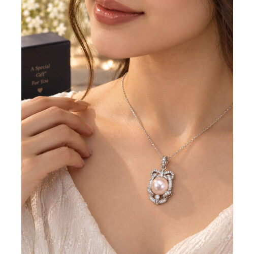 925 Silver Pearl Pendant with Crystal Detail 1