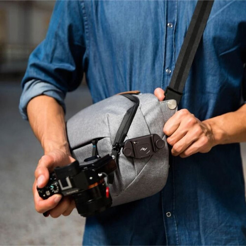 PEAK DESIGN Capture clip V3 nera con piastra standard - CPBK3 2