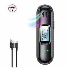 Tragbares, wiederaufladbares Atemalkoholmessgerät mit Farbwarnungen, Alarmfunktion, USB-Ladefunktion und hygienischem Lippenkontakt.