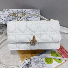 (White) Diamond quilted flap small square bag without box