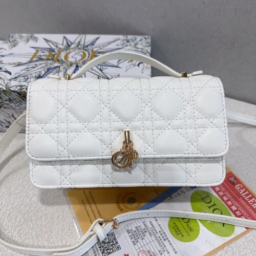(White) Diamond quilted flap small square bag without box