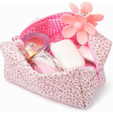 Quilted Cosmetic Bag with Floral Pattern, Soft Cotton Makeup Pouch for Brushes and Beauty Essentials, Pink